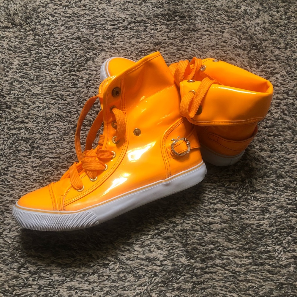 Apple Bottoms Orange Elijah Shoes